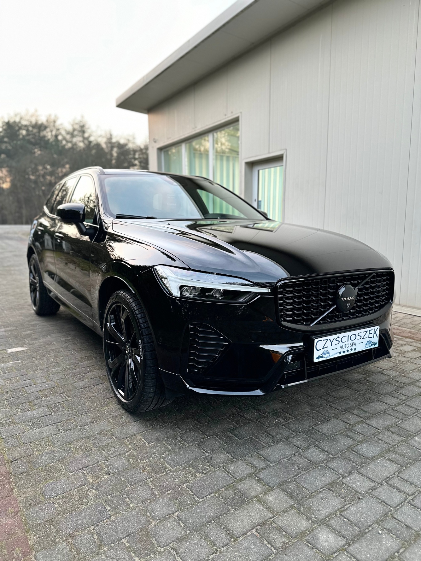Volvo XC60 - prawy bok